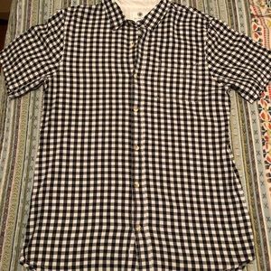 Short sleeve button down